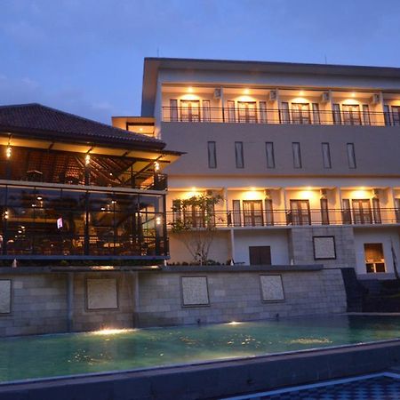 Hotel Bumi Cikeas Sentul Bogor Pokoj fotografie