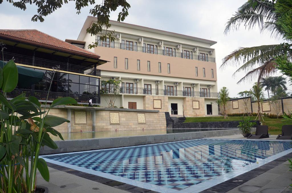 Hotel Bumi Cikeas Sentul Bogor Pokoj fotografie