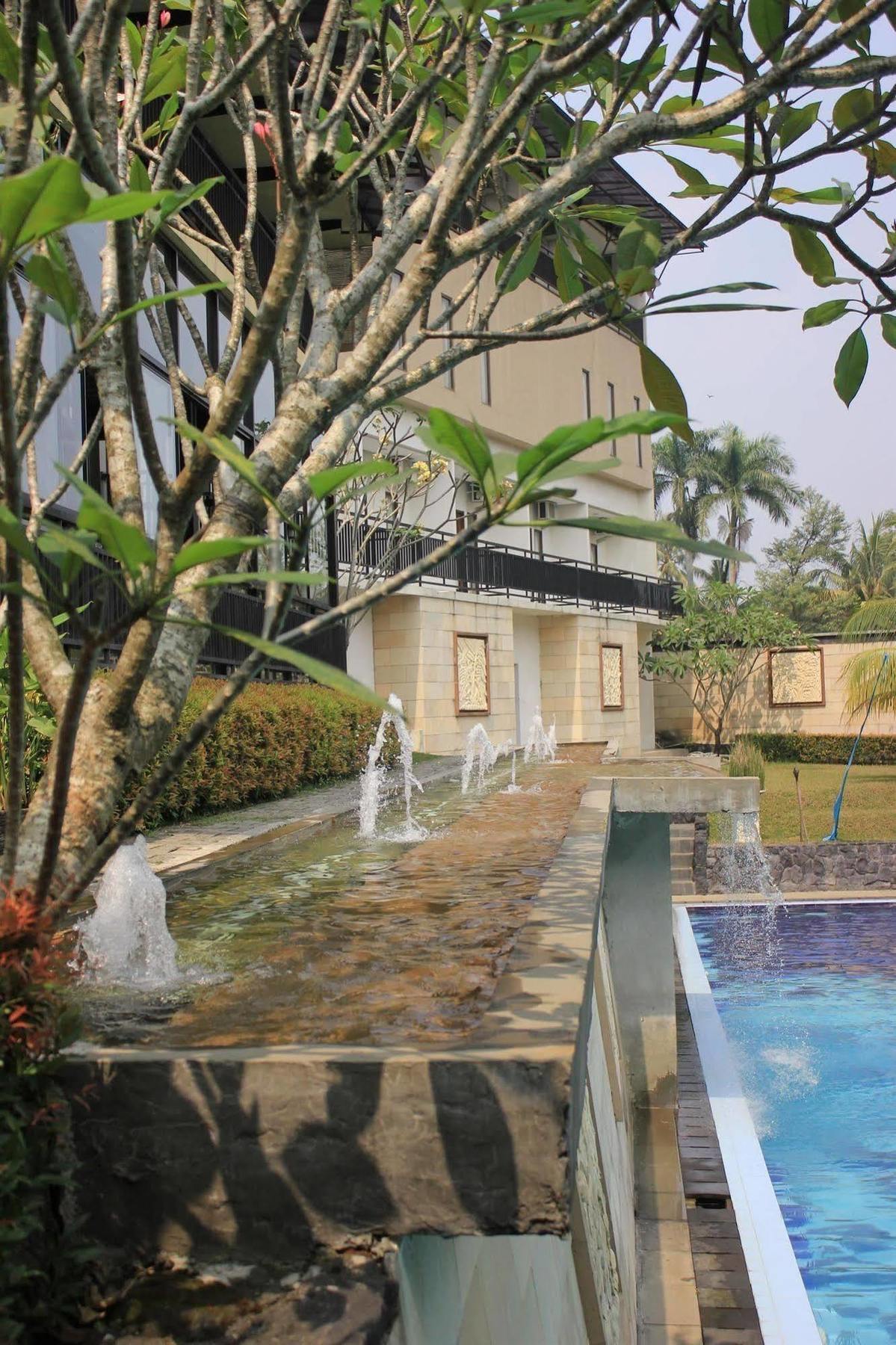Hotel Bumi Cikeas Sentul Bogor Exteriér fotografie