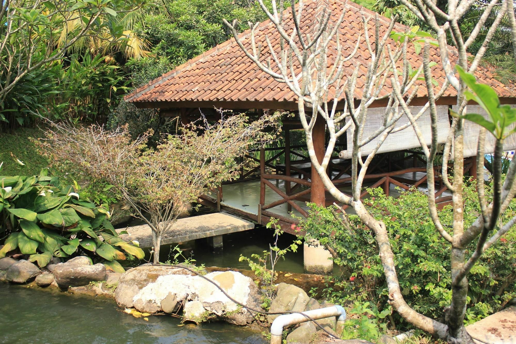 Hotel Bumi Cikeas Sentul Bogor Exteriér fotografie